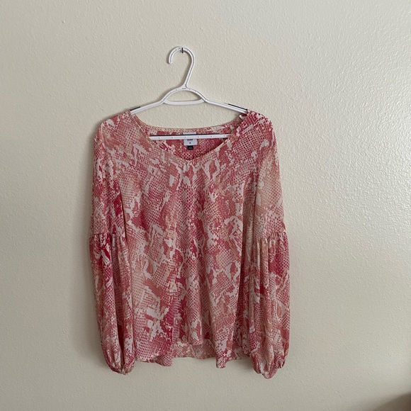 CAbi Tops - Cabi size M blousy sleeve shirt.